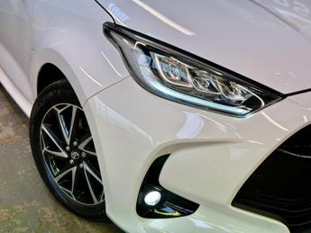 TOYOTA YARIS 1.5 VVT-h Design E-CVT Euro 6 (s/s) 5dr