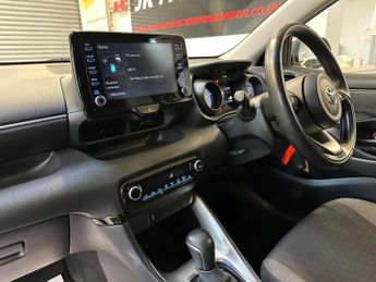 TOYOTA YARIS 1.5 VVT-h Design E-CVT Euro 6 (s/s) 5dr