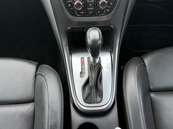 VAUXHALL ASTRA 1.6 16v Elite Auto Euro 5 5dr