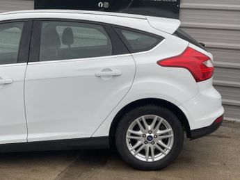 FORD FOCUS 1.6 Titanium