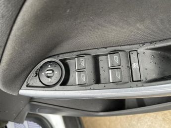 FORD FOCUS 1.6 Titanium