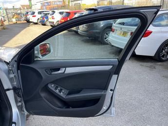 AUDI A4 AVANT 2.0 TDI SE Technik