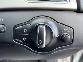 AUDI A4 AVANT 2.0 TDI SE Technik