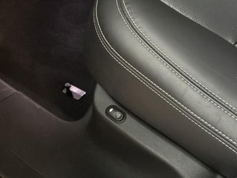 LAND ROVER RANGE ROVER VELAR 2.0 D180 R-Dynamic HSE