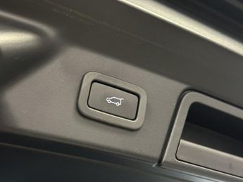 LAND ROVER RANGE ROVER VELAR 2.0 D180 R-Dynamic HSE