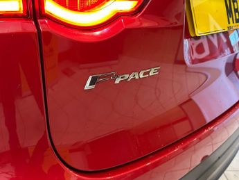 JAGUAR F-PACE 2.0 D180 Portfolio