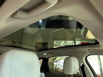 JAGUAR F-PACE 2.0 D180 Portfolio