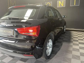 AUDI A1 1.0 TFSI SE