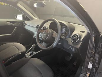 AUDI A1 1.0 TFSI SE