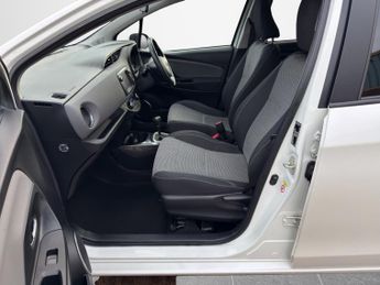 TOYOTA YARIS 1.5 VVT-h Sport