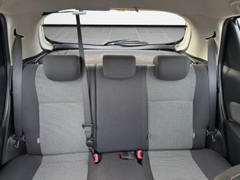 TOYOTA YARIS 1.5 VVT-h Sport