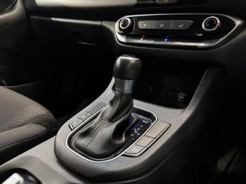 HYUNDAI I30 1.6 CRDi Blue Drive SE Nav DCT Euro 6 (s/s) 5dr