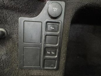 LAND ROVER DISCOVERY 3.0 SD V6 Landmark Edition Auto 4WD Euro 6 (s/s) 5dr