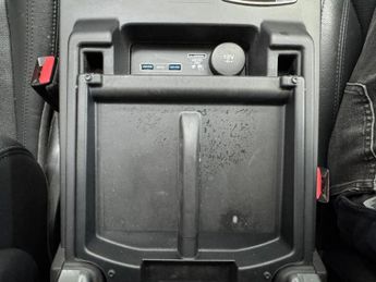 LAND ROVER DISCOVERY 3.0 SD V6 Landmark Edition Auto 4WD Euro 6 (s/s) 5dr