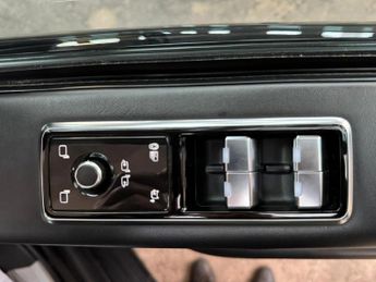 LAND ROVER RANGE ROVER 4.4 SD V8 Autobiography Auto 4WD Euro 6 (s/s) 5dr