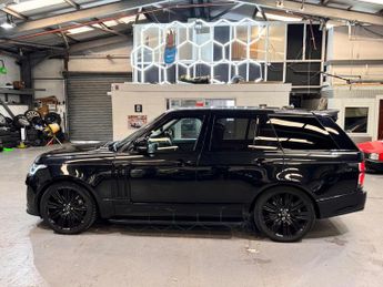 LAND ROVER RANGE ROVER SDV8 AUTOBIOGRAPHY 4.4 DIESEL SVO BODYKIT FACELIFT