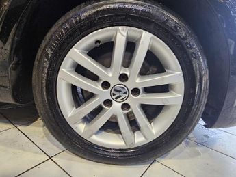 VOLKSWAGEN TOURAN 1.6 TDI SE