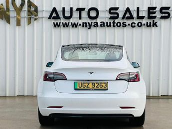 TESLA MODEL 3 Standard Range Plus Auto RWD 4dr