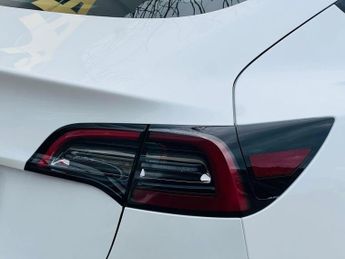 TESLA MODEL 3 Standard Range Plus Auto RWD 4dr