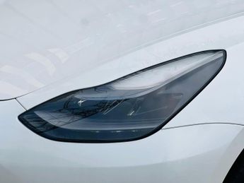 TESLA MODEL 3 Standard Range Plus Auto RWD 4dr