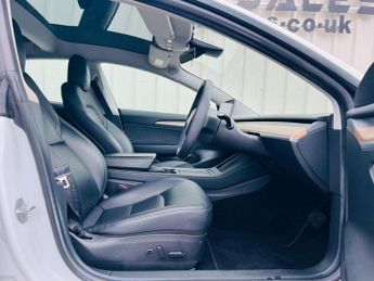 TESLA MODEL 3 Standard Range Plus Auto RWD 4dr