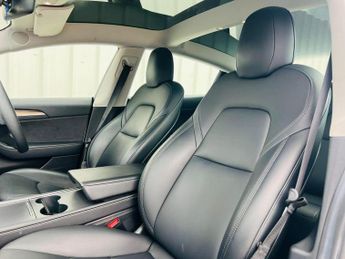 TESLA MODEL 3 Standard Range Plus Auto RWD 4dr
