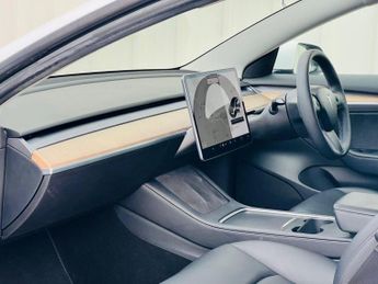 TESLA MODEL 3 Standard Range Plus Auto RWD 4dr