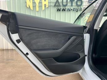 TESLA MODEL 3 Standard Range Plus Auto RWD 4dr