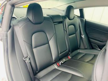 TESLA MODEL 3 Standard Range Plus Auto RWD 4dr