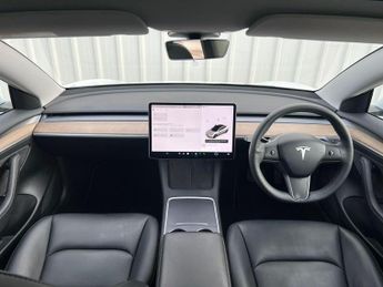TESLA MODEL 3 Standard Range Plus Auto RWD 4dr