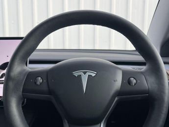 TESLA MODEL 3 Standard Range Plus Auto RWD 4dr