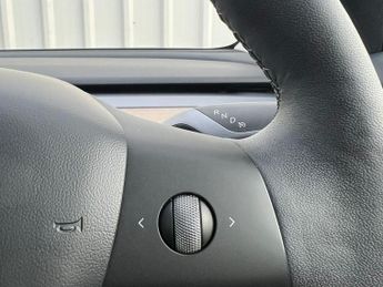 TESLA MODEL 3 Standard Range Plus Auto RWD 4dr