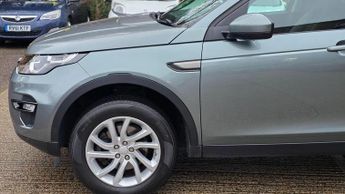 LAND ROVER DISCOVERY SPORT 2.0 TD4 SE Tech Auto 4WD Euro 6 (s/s) 5dr