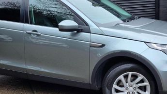 LAND ROVER DISCOVERY SPORT 2.0 TD4 SE Tech Auto 4WD Euro 6 (s/s) 5dr
