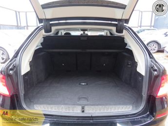 BMW 5 SERIES 2.0 520d xDrive SE Touring Full Service History.