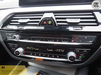 BMW 5 SERIES 2.0 520d xDrive SE Touring Full Service History.