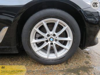 BMW 5 SERIES 2.0 520d xDrive SE Touring Full Service History.