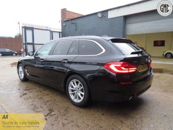 BMW 5 SERIES 2.0 520d xDrive SE Touring Full Service History.