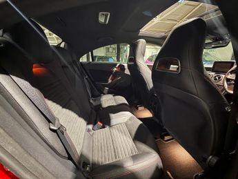 MERCEDES-BENZ CLA 1.6 CLA180 AMG Line