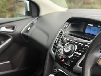 FORD FOCUS 1.6 Titanium Powershift Euro 5 5dr