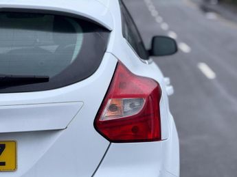 FORD FOCUS 1.6 Titanium Powershift Euro 5 5dr