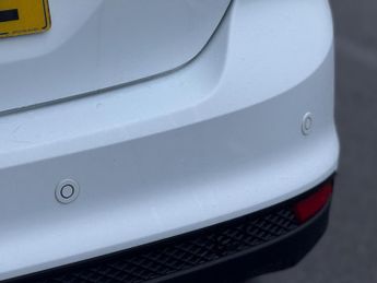 FORD FOCUS 1.6 Titanium Powershift Euro 5 5dr