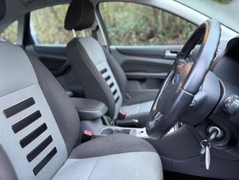 FORD FOCUS 1.6 Zetec 5dr