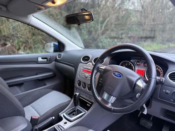 FORD FOCUS 1.6 Zetec 5dr