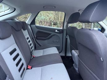 FORD FOCUS 1.6 Zetec 5dr