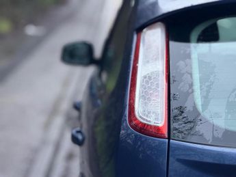 FORD FOCUS 1.6 Zetec 5dr