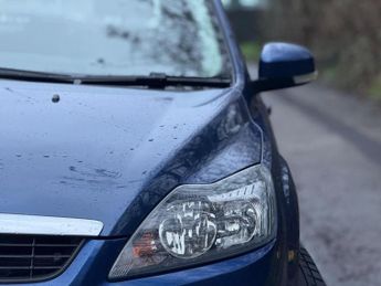 FORD FOCUS 1.6 Zetec 5dr