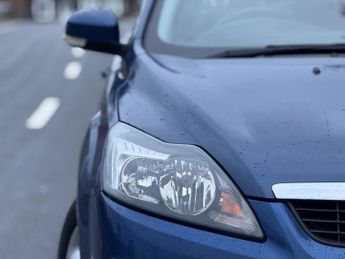 FORD FOCUS 1.6 Zetec 5dr