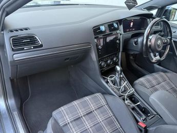 VOLKSWAGEN GOLF 2.0 TDI BlueMotion Tech GTD