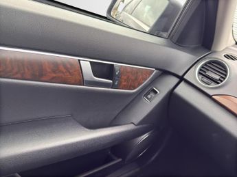 MERCEDES-BENZ C CLASS 1.8 C180 BlueEfficiency Elegance